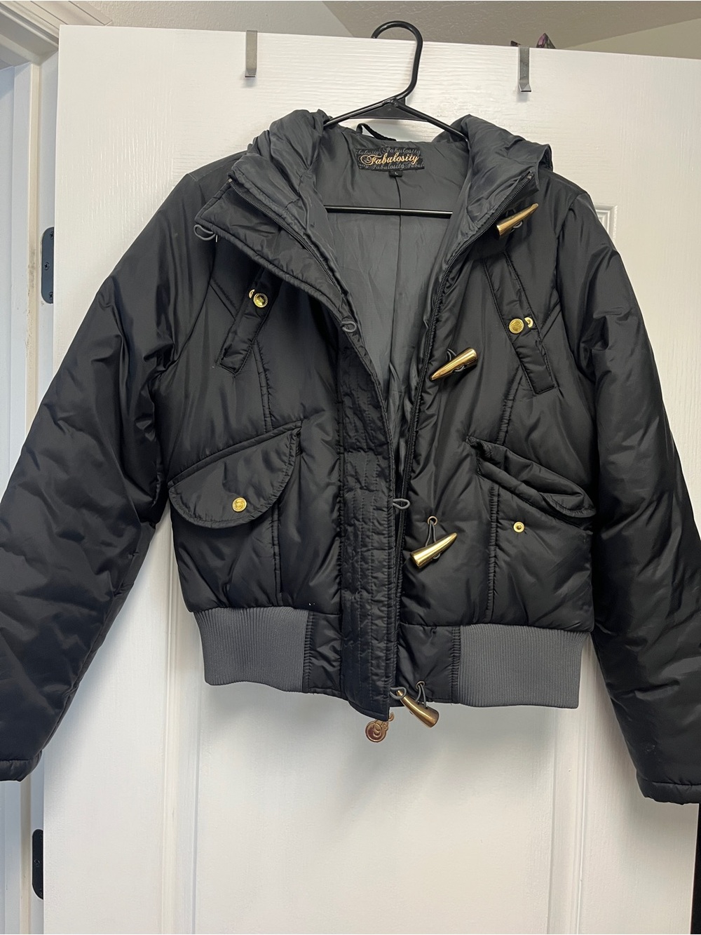 Fabulousy Women's Black Hooded Cropped Puffer Jacket with Toggle Details